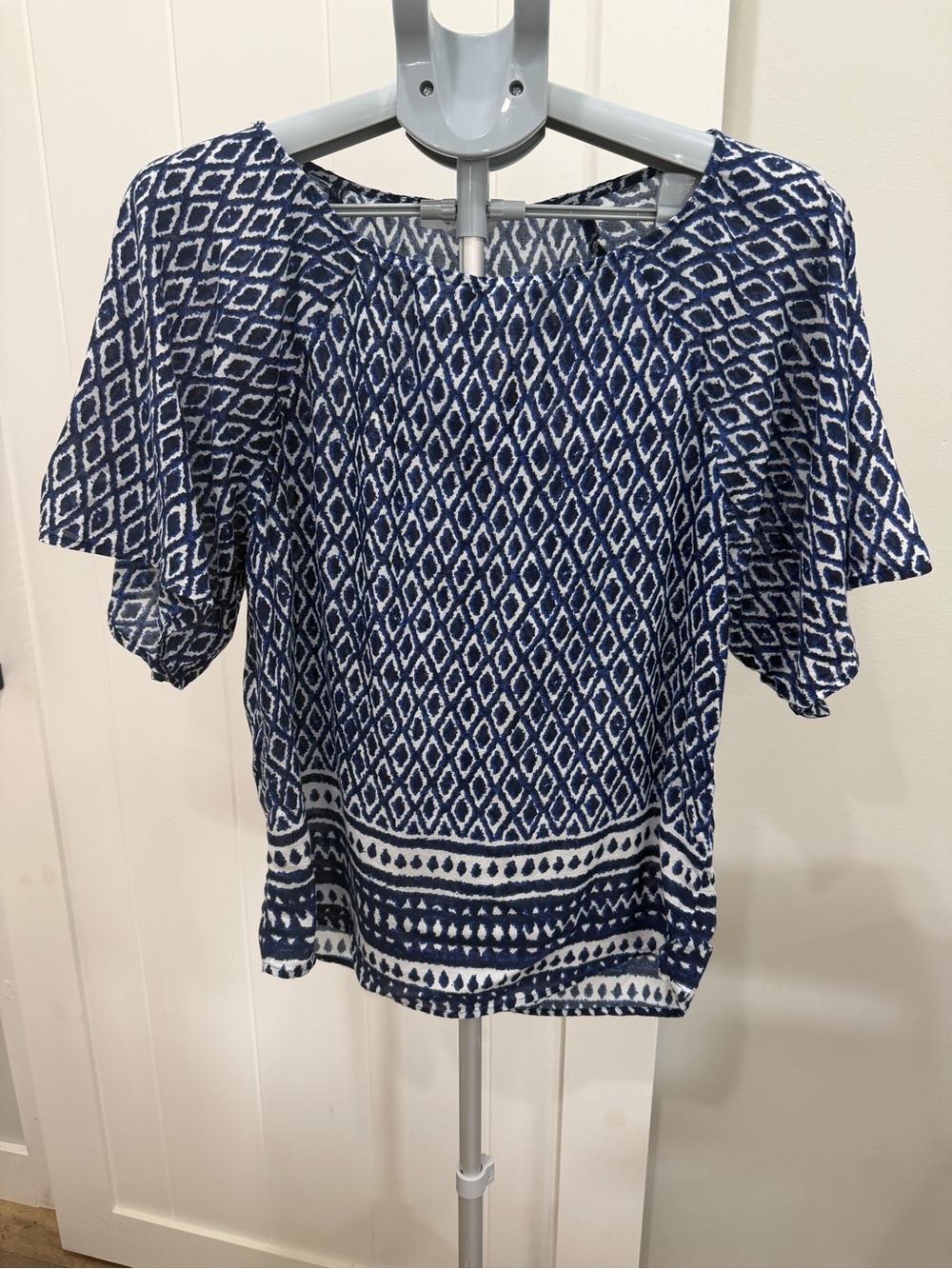beachlunchlounge Navy and White Diamond Print Flutter Sleeve Top